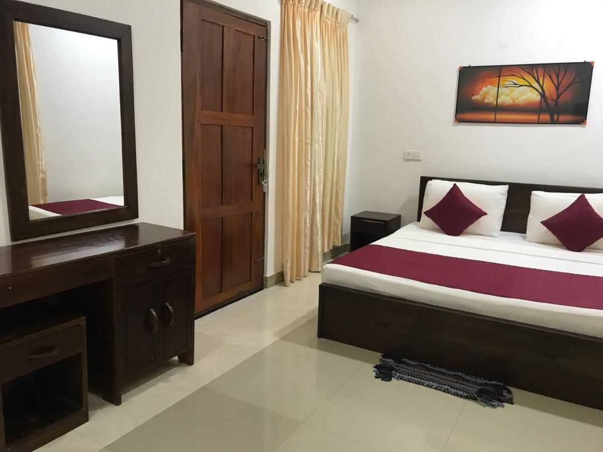 Paris Garden Resort Trincomalee Exterior photo