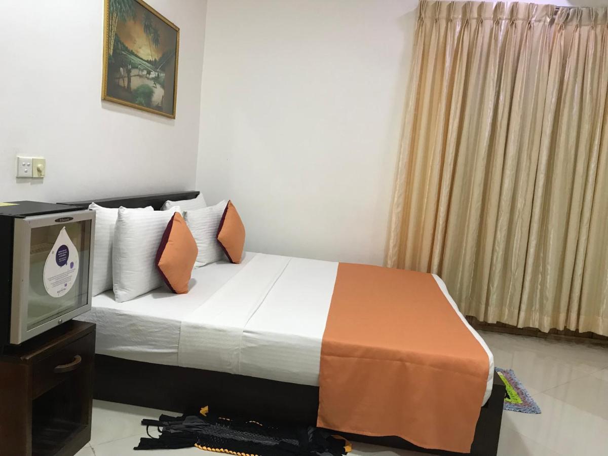 Paris Garden Resort Trincomalee Exterior photo