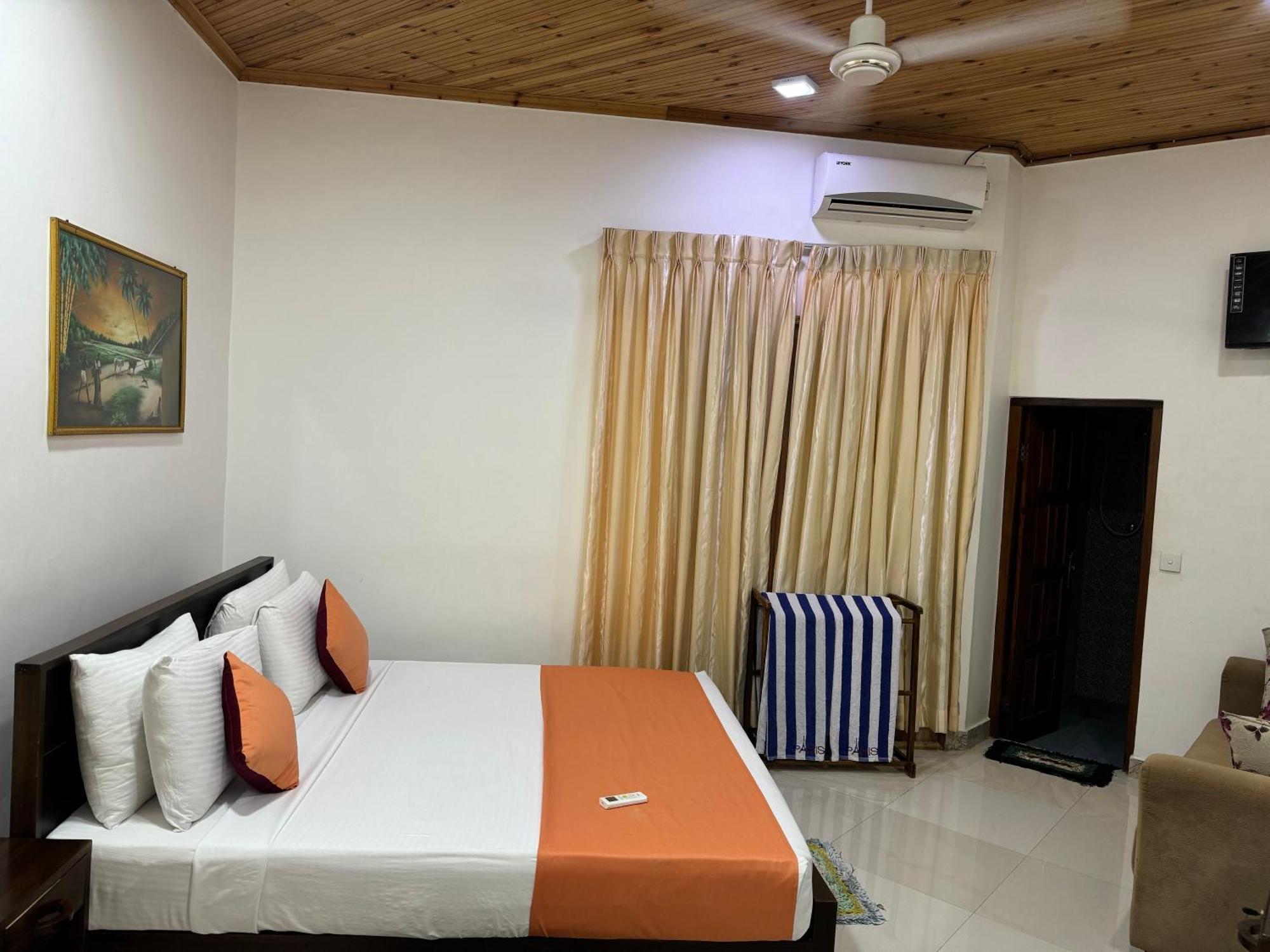 Paris Garden Resort Trincomalee Exterior photo