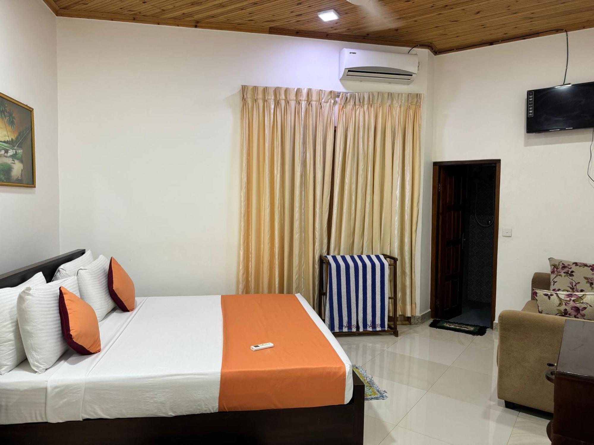 Paris Garden Resort Trincomalee Exterior photo